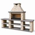 Gartengrill aus Steinwerkstoff und Stahl in Beige/Grau/Schwarz, 240 x 70 x 220 cm, mit Arbeitsflächen und Ablagen