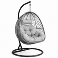 Hängesessel aus Stahl und Polyrattan mit Polstern, Grau/Schwarz, 105 x 105 x 195 cm, für innen und geschützte Außenbereiche